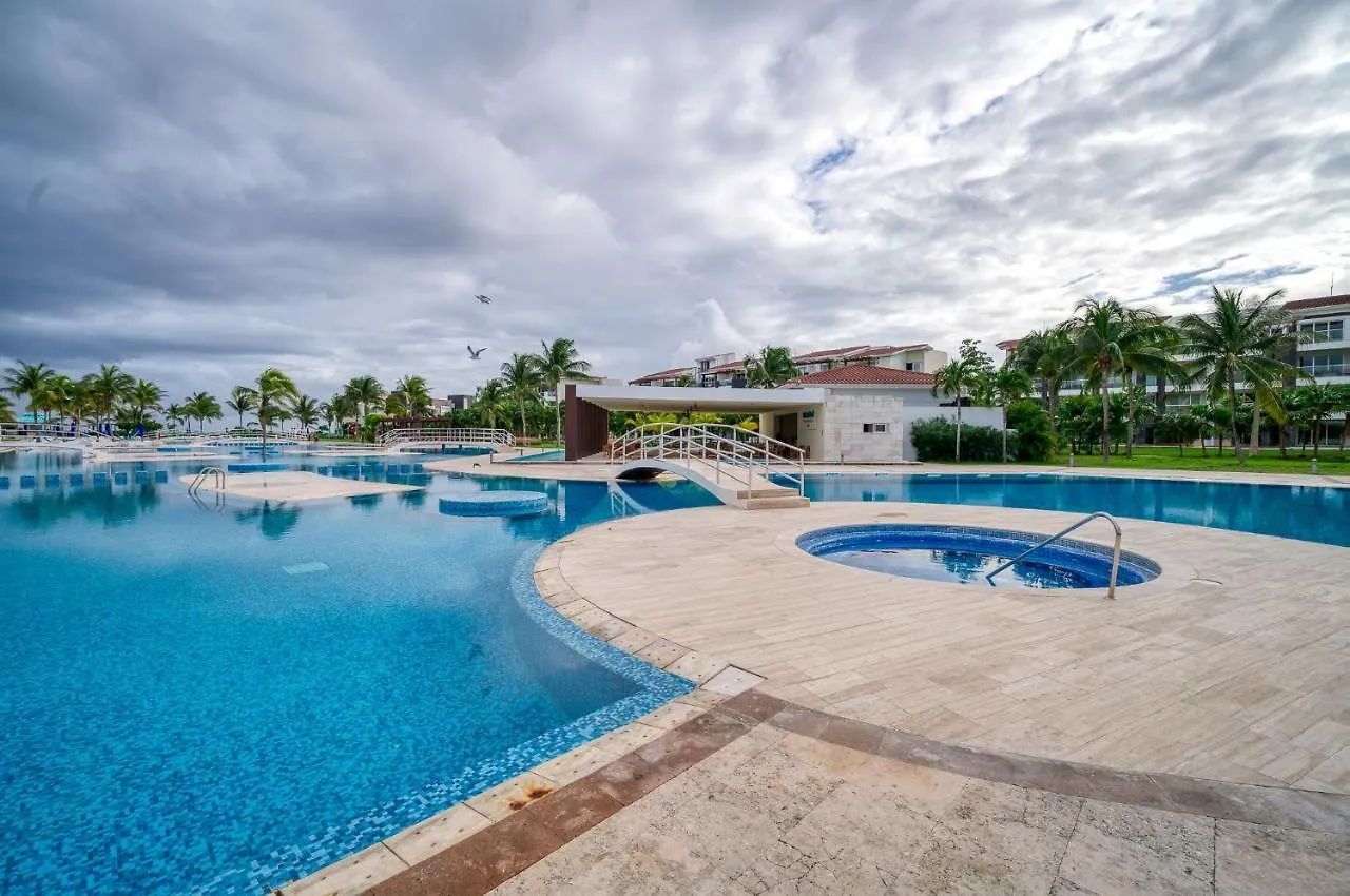 Stunning Ocean Front By Condo Boutique Playa del Carmen México