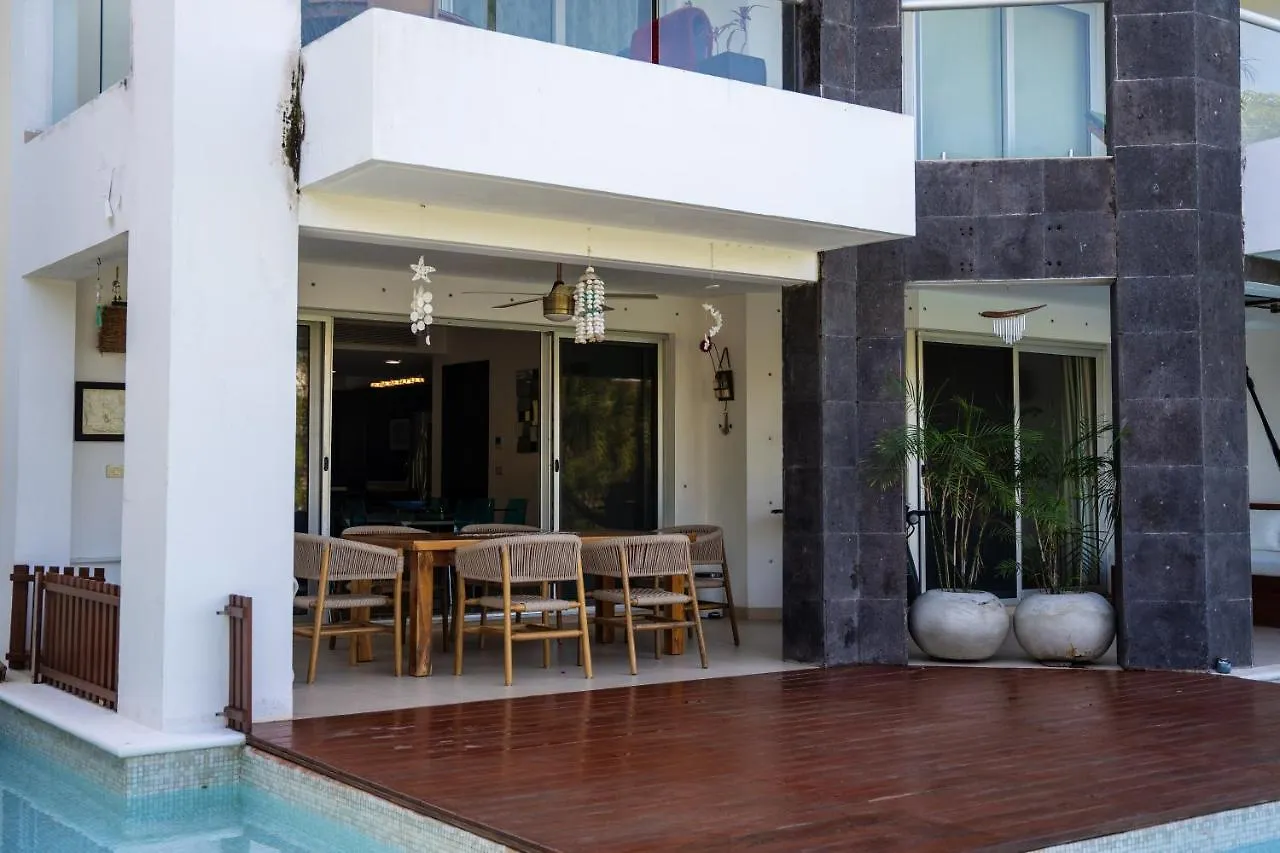Stunning Ocean Front By Condo Boutique Playa del Carmen Apartamento
